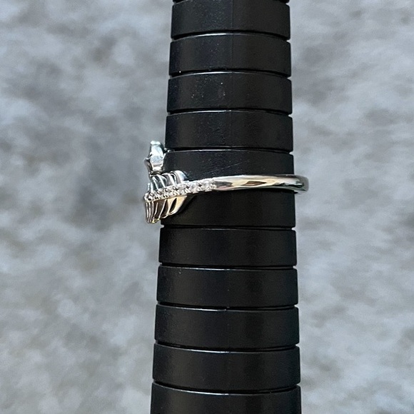 💛 2/$20 💛 Fragrant Jewels ring. - Picture 2 of 2